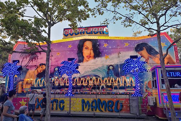 人生就是搏照明的娱光灯用在西班牙游乐装备展示